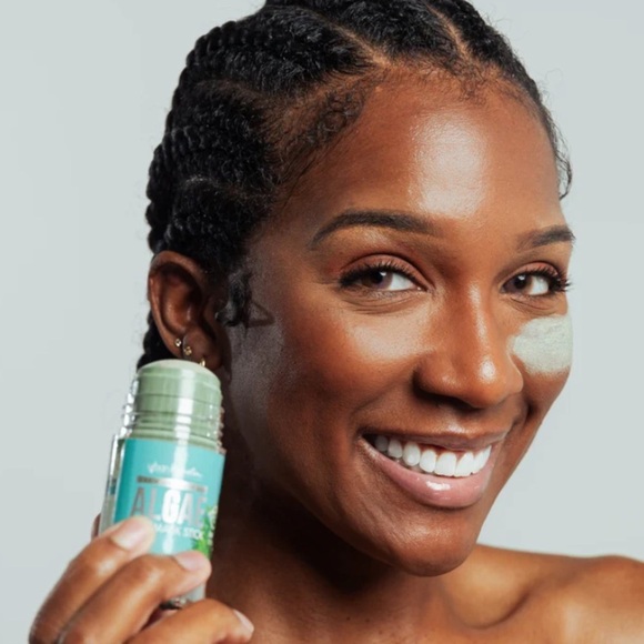 Urban Hydration Sea Acne Gone & Sea The Glow Algae Face Mask Stick 1.7 oz 50 ml. - Picture 2 of 6